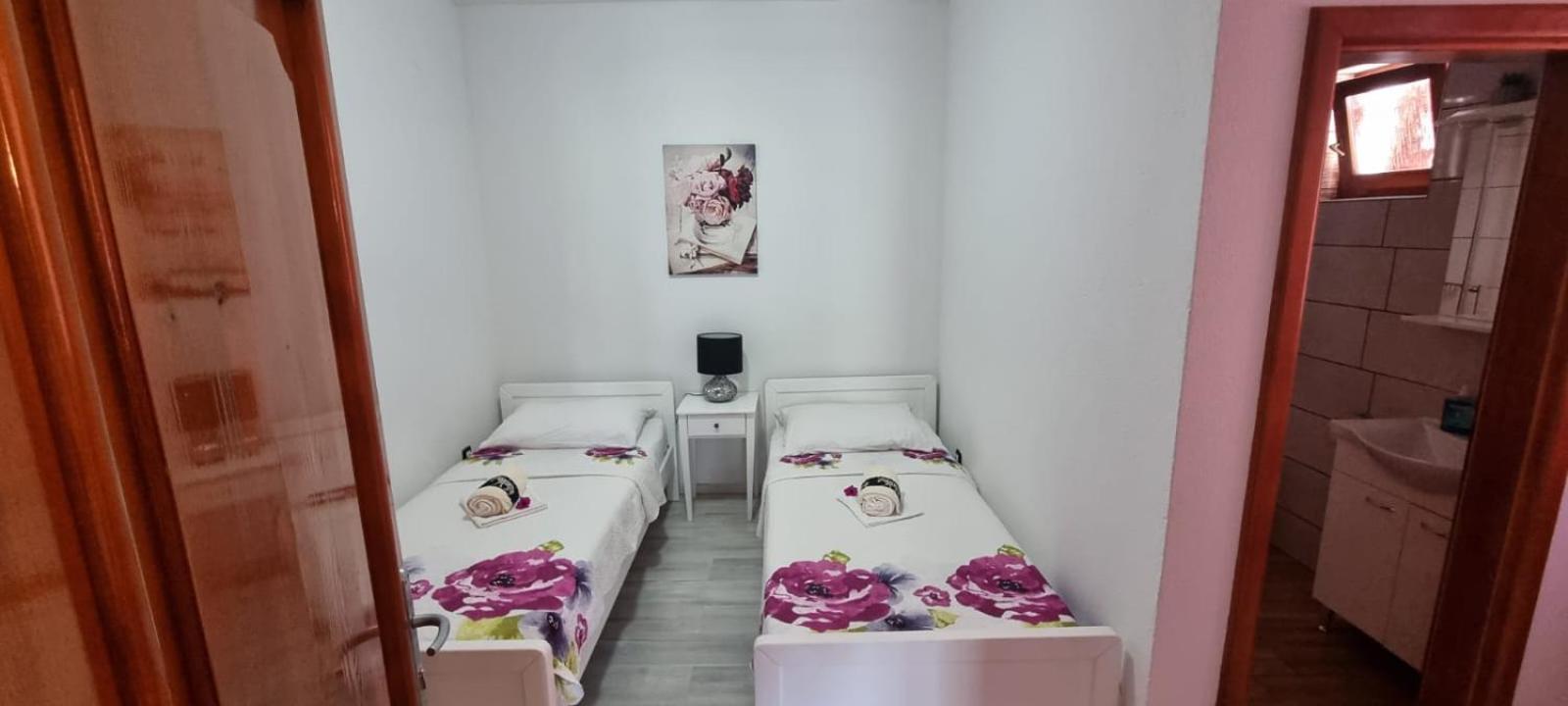 Apartman Rabatin Sveti Filip i Jakov Exterior photo